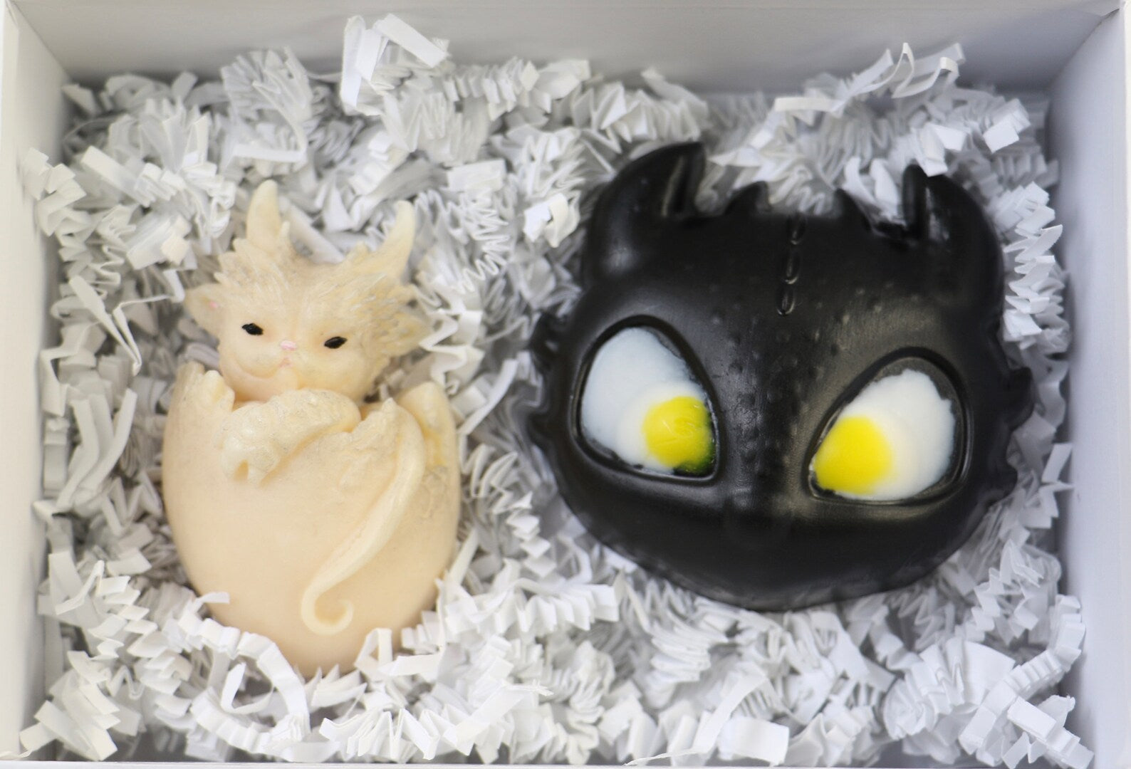 Little dragon /dino in the egg and dragon  toothless 